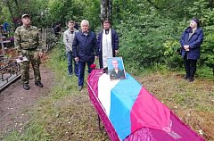 Жители села Большой Карай простились с воином