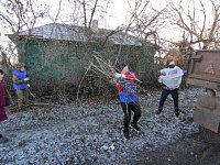 Молодогвардейцы оказали помощь ветерану