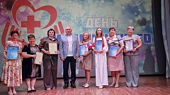 В зале РДК чествовали благородный труд медработников