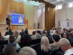 В Саратове молодежь встретилась с победителем шоу «Титаны»