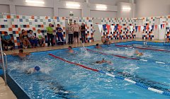В бассейне «Волна» прошли соревнования по плаванию