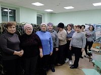 Женщины Романовки участвуют в изготовлении маскировочных сетей