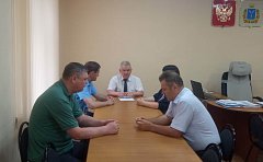 Глава района провел прием членов семей военнослужащих