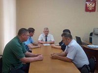 Глава района провел прием членов семей военнослужащих