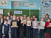 В библиотеке прошел литературный час «Отечества он слава и любовь»