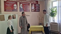 Театр «Линия» показал медикам спектакль о Святителе Луке
