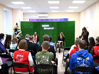 Саратовский боец СВО рассказал молодежи о жизни «за ленточкой»