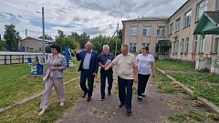 Панков побывал в селе Большой Карай, где жители предлагают обустроить летний лагерь