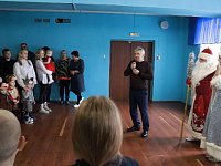 Глава района посетил детскую елку