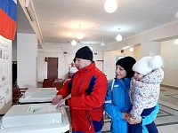 На выборы президента РФ приходят целыми семьями