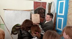 В школьном музее прошла экскурсия по православному уголку