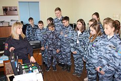 Полицейские рассказали ребятам из ЮДП о своей работе