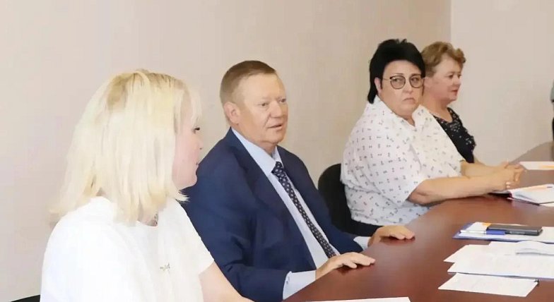 Панков обсудил с работниками почтовых отделений закон о поддержке «Почты России»
