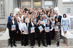 Сотрудник Романовского РДК в числе 30 работников культуры, которые получили финансовую поддержку в размере одного миллиона рублей