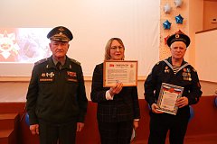 Романовской школе передано Знамя Победы