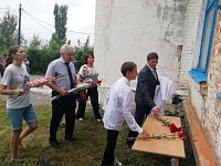 В филиале Романовской СОШ им. И.В Серещенко в с. Бобылевка Романовского района была открыта мемориальная доска 