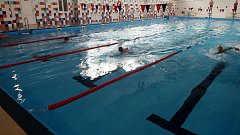В бассейне «Волна» прошли соревнования по плаванию
