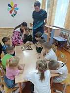 Воспитанники «Точки роста» Романовской СОШ побывали в детском саду «Колокольчик»