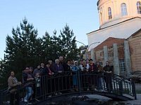 Настоятель храма Рождества Христова встретился с волонтерами