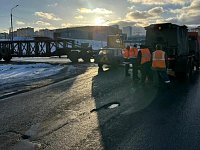 Губернатор поручил ремонтировать дороги по ночам