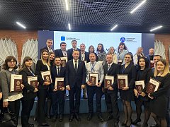 Вручены дипломы выпускникам Школы молодых управленцев