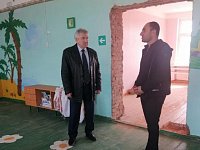 Глава района проконтролировал ремонт в детском саду