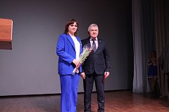 В Романовском РДК состоялся яркий и весенний, праздничный концерт для женщин