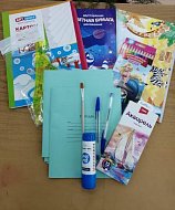 Первоклассники Романовской СОШ получили подарки к Дню знаний от общественников и полицейских