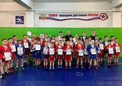 В спортивном зале МУ ДО «Романовская ДЮСШ» прошел традиционный турнир по самбо среди юношей 