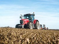 Саратовский завод поставит детали для белорусских тракторов