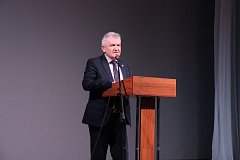 В Романовском РДК состоялся яркий и весенний, праздничный концерт для женщин