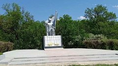 В селе Бобылевка проведен ремонт памятника