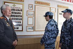 «Урок мужества» для молодых сотрудников полиции и участников общественного движения «Юный друг полиции» провели ветераны ОВД и общественники