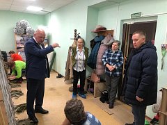 Депутат облдумы Сергей Гладков встретился с волонтерами