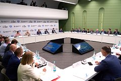 В Нижнем Новгороде Игорь Буренков обсудил с заместителями глав регионов ПФО реализацию Стратегии государственной национальной политики