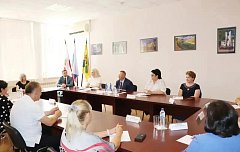 Панков обсудил с работниками почтовых отделений закон о поддержке «Почты России»