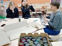 Воспитанники Дома пионеров помогают бойцам СВО