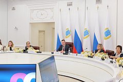 Многодетная мама из Романовки награждена почетным знаком губернатора