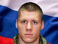 Под шквальным огнем противника оказал помощь и спас раненных бойцов