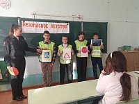 Проведено занятие по безопасному поведению на дорогах