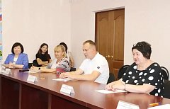 Панков обсудил с работниками почтовых отделений закон о поддержке «Почты России»