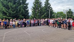 На территории Романовской СОШ установлен арт-объект «Спасибо, учитель!»