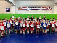 В спортивном зале МУ ДО «Романовская ДЮСШ» прошел традиционный турнир по самбо среди юношей 
