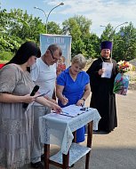 На территории храма Рождества Христова прошел праздник «Ромашки для любимых»